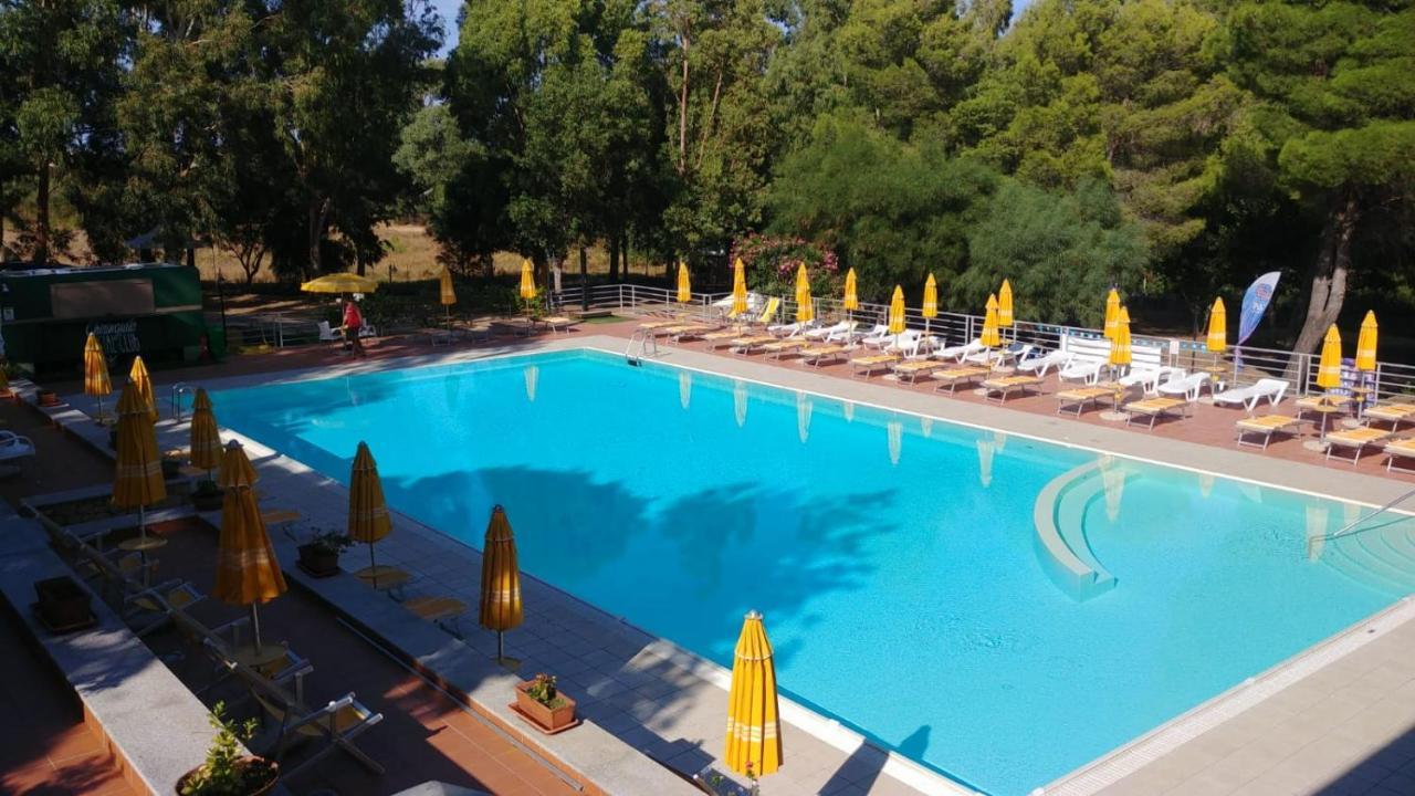 Villaggio Camping Golfo Di Arzachena กันนิโจเน ภายนอก รูปภาพ